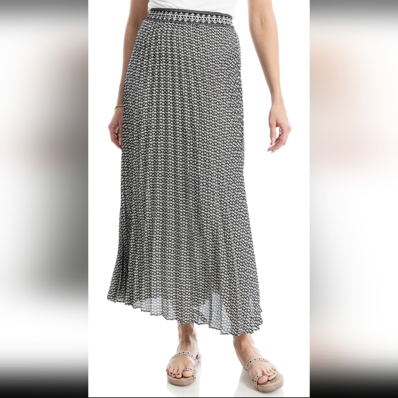 Max Studio Dresses & Skirts - Max Studio Black and White Geo Print Maxi Skirt